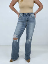 Load image into Gallery viewer, Judy Blue "The Highlight" High Waist 90's Distressed Straight Jeans