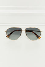 Load image into Gallery viewer, TAC Polarization Lens Aviator Sunglasses
