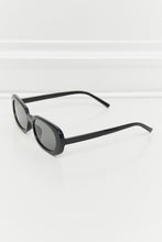 Load image into Gallery viewer, Oval Full Rim Sunglasses