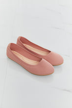 Load image into Gallery viewer, Forever Link Get A Move On Round Toe Flats