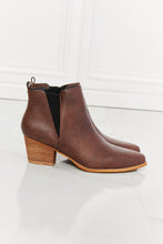 Load image into Gallery viewer, MMShoes Back At It Point Toe Bootie in Chocolate
