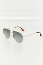 Load image into Gallery viewer, TAC Polarization Lens Aviator Sunglasses