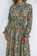 Load image into Gallery viewer, Green Pleated Long Sleeve Maxi Floral Dress With Tie