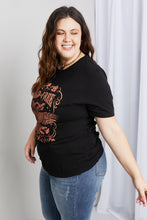 Load image into Gallery viewer, mineB Full Size WILD FREE Graphic Round Neck Tee