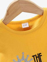 Load image into Gallery viewer, Girls Slogan Graphic Top and Sunflower Print Shorts Set