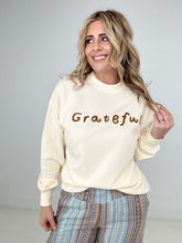 Load image into Gallery viewer, Gilli "Grateful" Graphic Sweatshirt