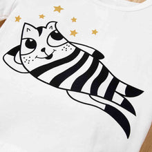 Load image into Gallery viewer, Graphic Top and Printed Shorts Set