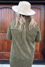 Load image into Gallery viewer, Green Plus Size Long Sleeve Buttoned Shirt Dress