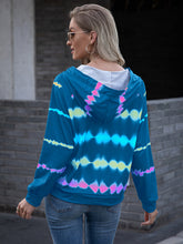 Load image into Gallery viewer, Tie Dye Raglan Sleeve Hoodie