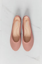 Load image into Gallery viewer, Forever Link Get A Move On Round Toe Flats