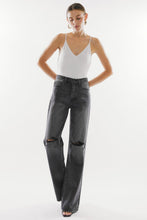 Load image into Gallery viewer, Kancan High Waist Distressed Knee Jeans