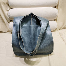 Load image into Gallery viewer, Women's Simple Large Capacity Tote Bag
