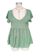 Load image into Gallery viewer, Green Plus Size Floral Peplum Top
