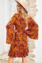 Load image into Gallery viewer, Floral Round Neck Flare Sleeve Dress
