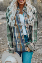 Load image into Gallery viewer, Green Chest Pockets Button Up Plaid Shirt
