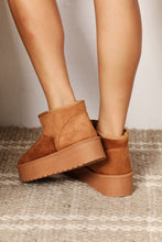 Load image into Gallery viewer, Legend Women's Fleece Lined Chunky Platform Mini Boots
