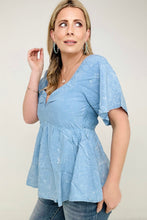 Load image into Gallery viewer, White Birch Short Sleeve Solid Woven Top
