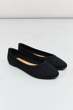 Load image into Gallery viewer, Forever Link Scalloped Trim Flats
