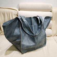 Load image into Gallery viewer, Women's Simple Large Capacity Tote Bag
