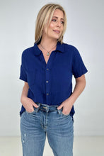 Load image into Gallery viewer, Zenana "April" Gauze Button Down Raw Edge Short Sleeve Top
