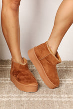 Load image into Gallery viewer, Legend Women's Fleece Lined Chunky Platform Mini Boots
