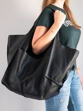 Load image into Gallery viewer, Women's Simple Large Capacity Tote Bag
