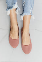 Load image into Gallery viewer, Forever Link Get A Move On Round Toe Flats
