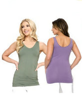 Load image into Gallery viewer, Yelete Reversible V or U Neckline Seamless Tank
