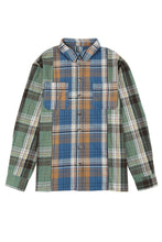 Load image into Gallery viewer, Green Chest Pockets Button Up Plaid Shirt
