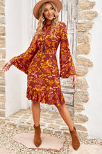 Load image into Gallery viewer, Floral Round Neck Flare Sleeve Dress
