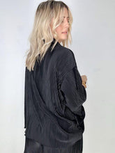 Load image into Gallery viewer, Pleated Button Down Top And Shorts Set
