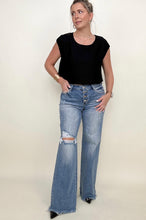 Load image into Gallery viewer, Risen Mid-Rise Button Down Wide Leg Jeans
